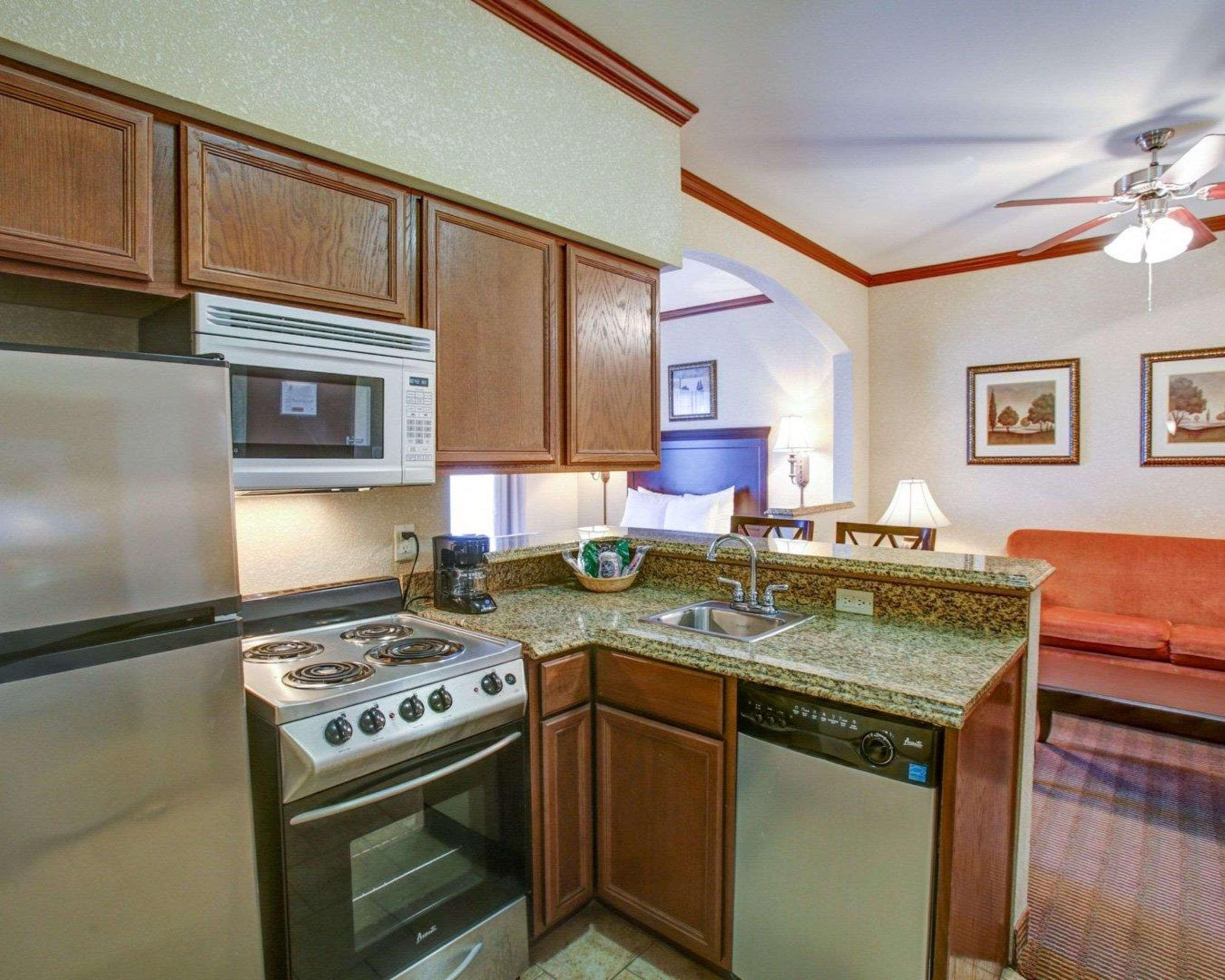 Comfort Drive Hotel 3*