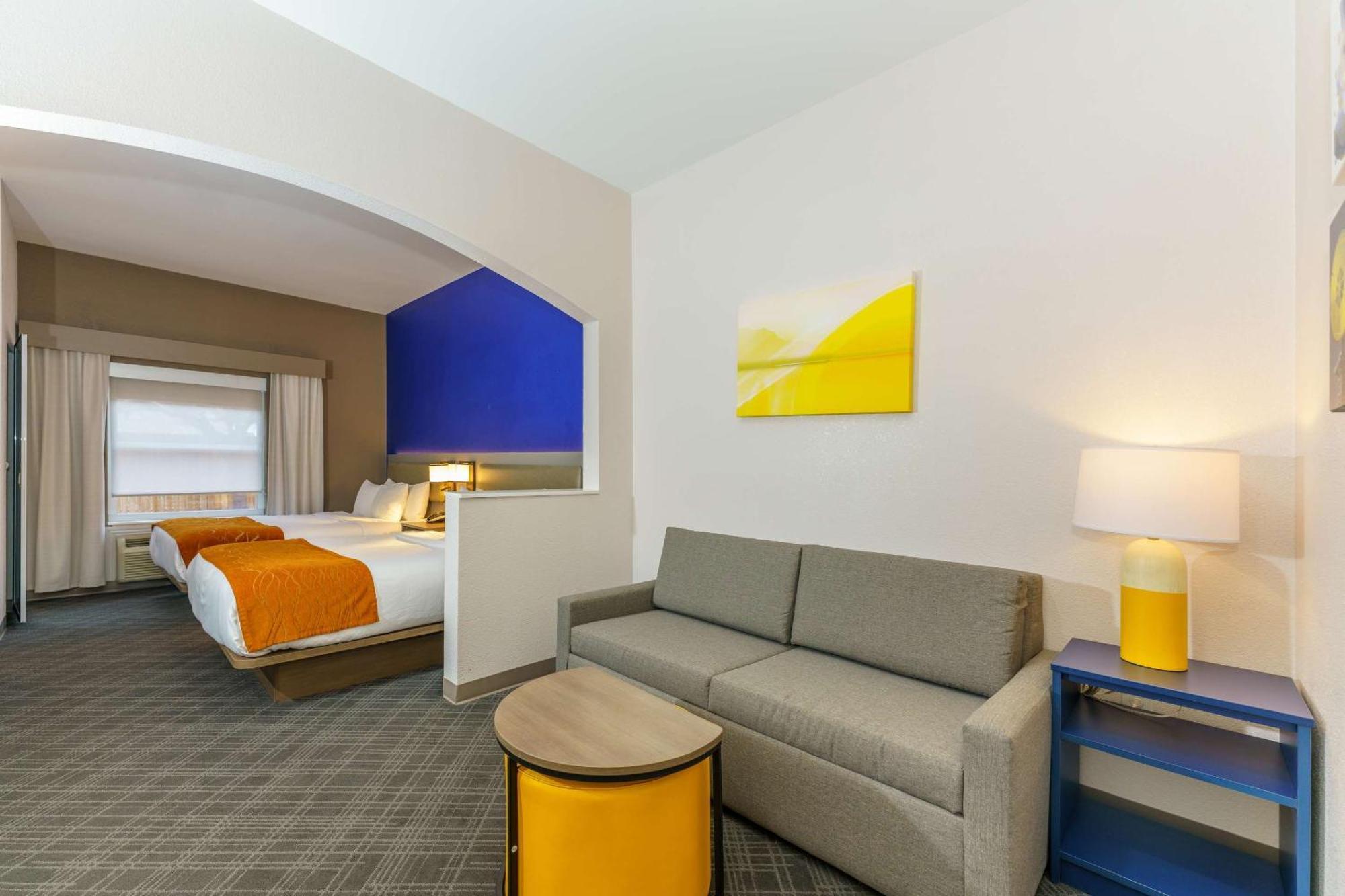 Comfort Drive Hotel 3*