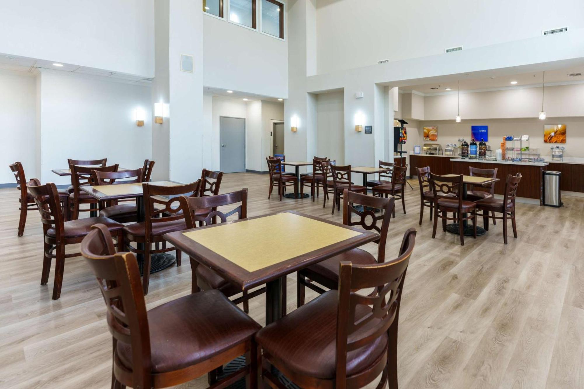 Comfort Drive Hotel 3*